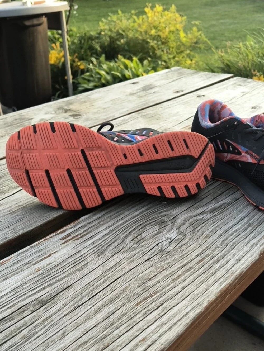 Brooks Range 2 Running Shoes with Coral and Light Blue Accents Women's Size 11